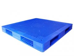 吹塑托盤和注塑托盤的區(qū)別是什么？